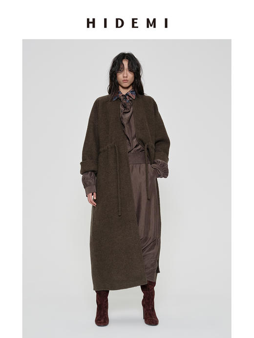 HIDEMI 极简廓形设计感圆领抽绳腰带式进口绵羊毛肌理感浮雕艺术感粗花呢毛呢长款大衣 商品图0
