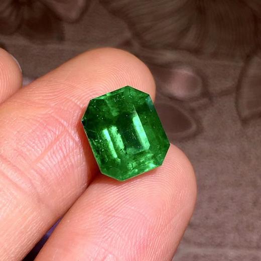 3.83ct 祖母绿裸石 商品图2