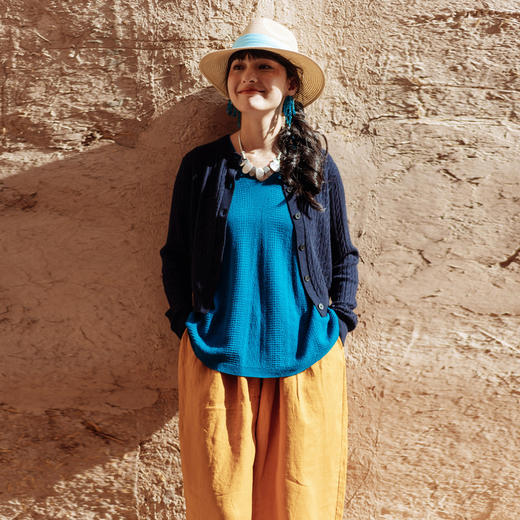 绽放旅行女装598朵/100%山羊绒绞花感正肩长袖圆领显瘦开襟针织衫 商品图8