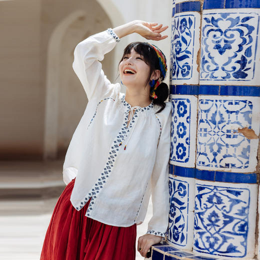 * 绽放旅行女装603朵/早秋苎麻原创绣花立领系带长袖系扣民族风衬衫 商品图1