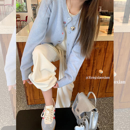 <曾小咸推荐>韩系宽松蓝色绣花边毛衣开衫 商品图1