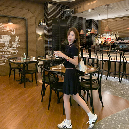 <曾小咸推荐>学院风Polo领撞色针织衫+半裙套装 商品图3