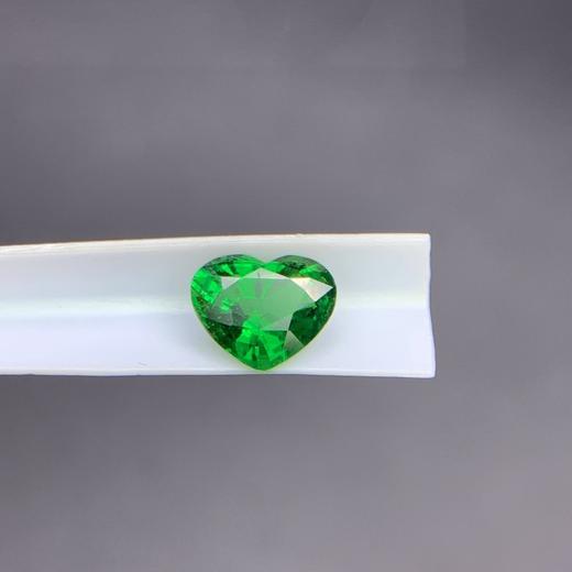 1.03ct 沙弗莱裸石 商品图3