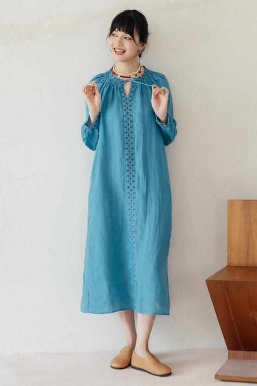 绽放旅行女装609朵/早秋苎麻文艺原创绣花立领优雅系带长袖连衣裙 商品图5