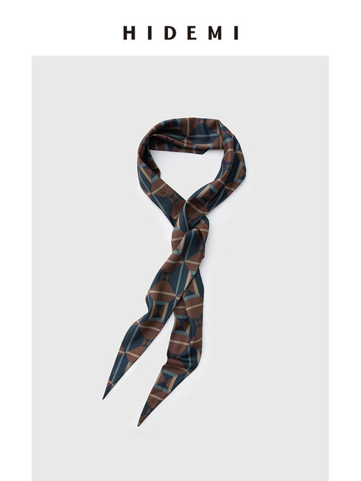 HIDEMI 经典几何印花系列极简缎面长三角形丝巾 商品图0
