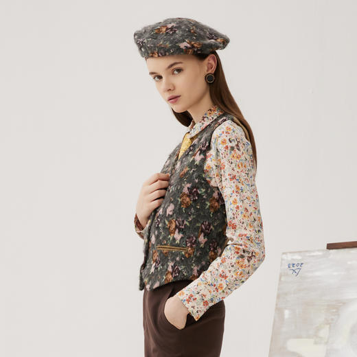 谜底花色马夹女2024秋新品复古风提花短款修身西装马甲243MM1085 商品图1