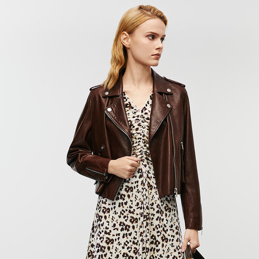 EITIE爱特爱冬季新款帅气机车风拉链短款显瘦纯色翻领皮衣外套8093716 商品图3