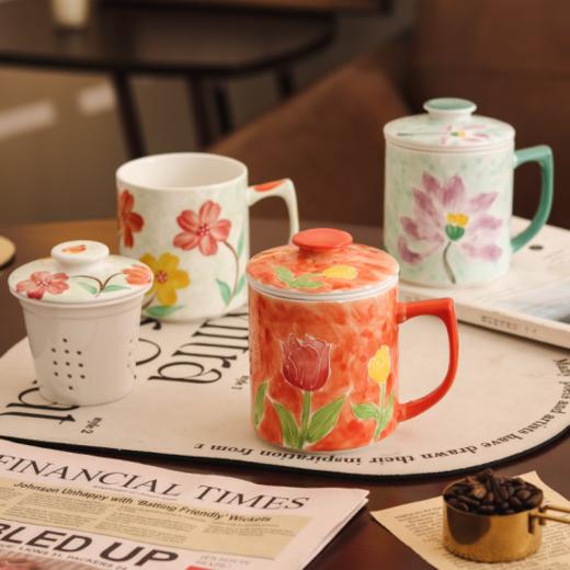 😎【珑懿轩釉下彩手绘茶隔杯礼盒装】✅羊脂玉材质，釉面光滑，🌻不容易吸附污垢。 ✅精致清爽多个花色选择，🔥百搭各种场景。 商品图1