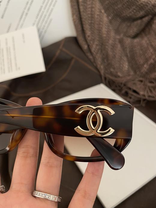 香家  墨镜太阳镜ch5493 香奶奶?  无滤镜实拍 超正的玳瑁色！ 质感绝 秋冬美拉德穿搭必备哟！ 商品图6