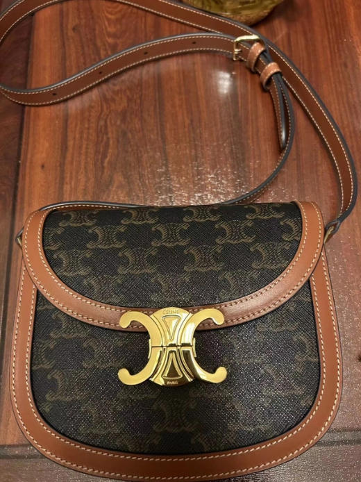 好评集--凯旋门老花腋下包 商品图1