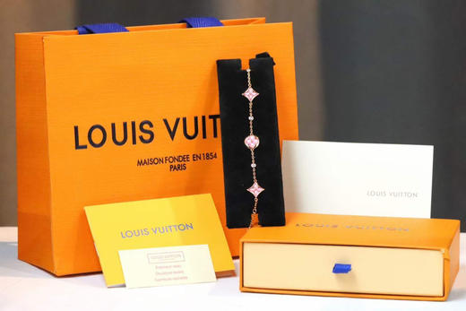 驴家粉贝母四花手链 商品图1