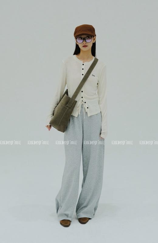 【门店同款】ENJOY秋季less is more极简刺绣字母小衫 159195567 商品图0