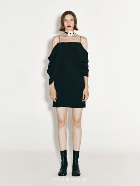 【云上探戈】不规则垂褶设计露肩吊带连衣裙