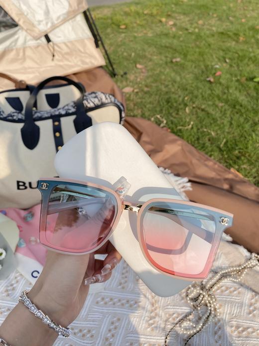 香家 型号CH7682方形太阳眼镜墨镜 简洁大气 轻巧低调有质感 加入小香经典元素 时尚气质过目难忘 尺寸：67口16-145?小红书热推款 商品图4