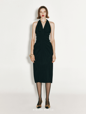 【伊莎贝拉】褶皱设计挂脖露背修身连衣裙