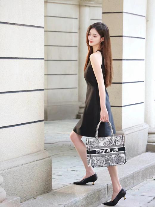 D家  丛林老虎托特 白底黑纹 中号D家 商品图3