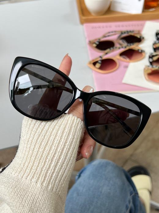 BRU 墨镜  BE4326太阳眼镜尺寸：56-16-140 全新的设计，延续了原来的设计风格 春夏新款，让您帅足一个夏天，令人充满期待… 商品图0