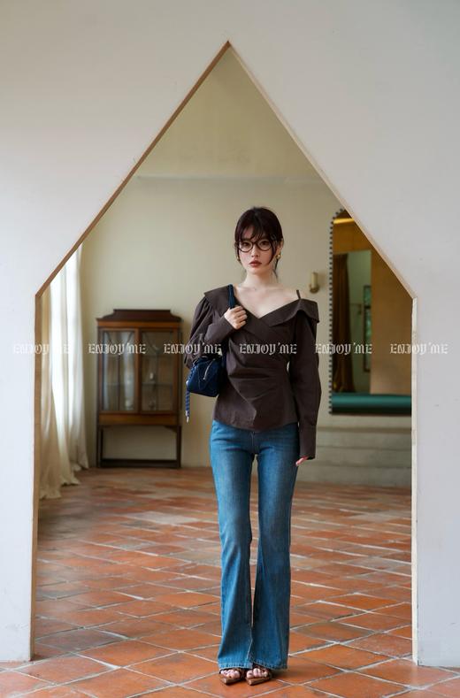 【门店同款】ENJOY秋季时光回廊V领露肩收腰衬衫 159247435 商品图3