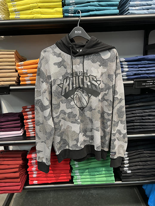 HUGO BOSS/胡戈波士 男春秋联名款迷彩圆点印花套头长袖连帽卫衣 商品图0