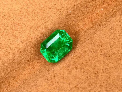 2.3ct 祖母绿戒指 商品图3