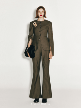 【焦糖布丁】仿皮草几何梯形手腕包