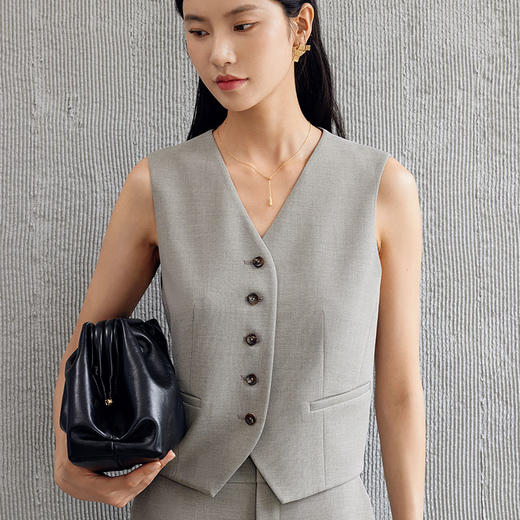 玳莎老钱风V领马甲女士通勤白领外搭无袖上衣背心秋季新款  EC37002 商品图2