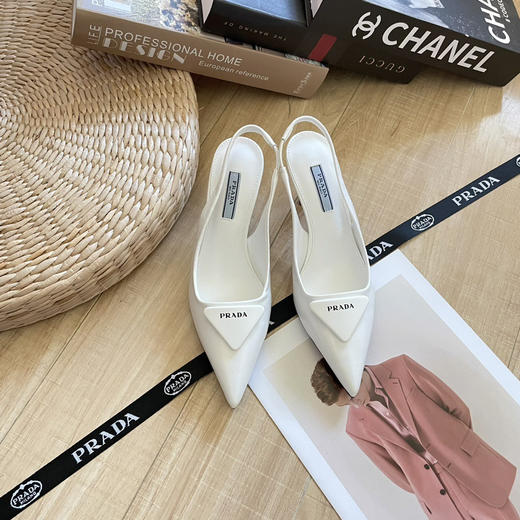 普拉哒细跟凉鞋 商品图0