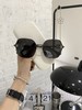 香家 墨镜 链条太阳眼镜 新品首发 型号CH7683 小红书推荐太阳眼镜 尺寸：60口17-142 造型神器 双c标志搭配经典 字母logo 上脸效果无敌 小脸小姐姐选它没错配送链条 商品缩略图4