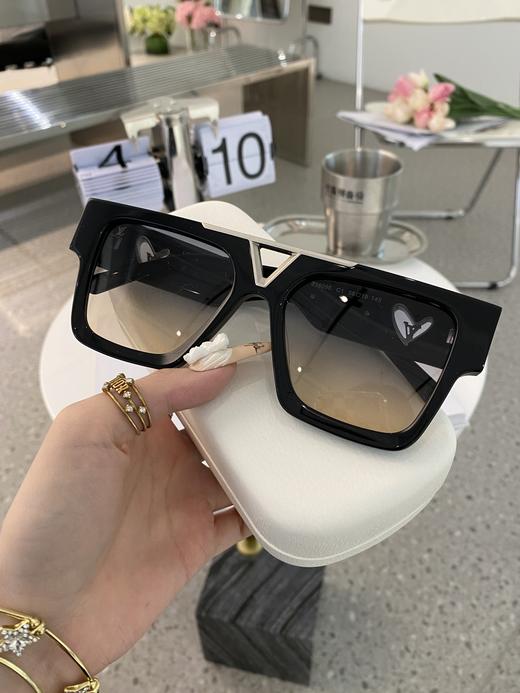 驴家 MODEL：Z1609E太阳眼镜时尚爱心LOGO SIZE：66口19-145大框墨镜 商品图1
