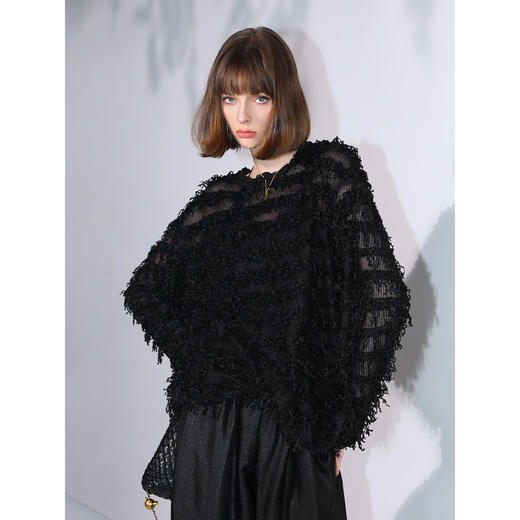 【有赞】COCOBELLA设计感微透视流苏罩衫秋名媛风毛边针织衫SE7006-2 商品图4