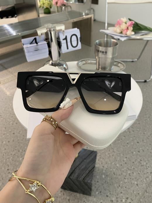 LOUIS VUITTO*MODEL：Z1609E太阳眼镜时尚爱心LOGO SIZE：66口19-145大框墨镜 商品图1