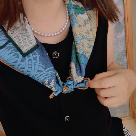 【甄珠贝·时尚高级感系列】70*70cm非洲大陆双面异色丝羊毛丝巾和淡水麦穗羽毛胸花礼盒套装 商品图4