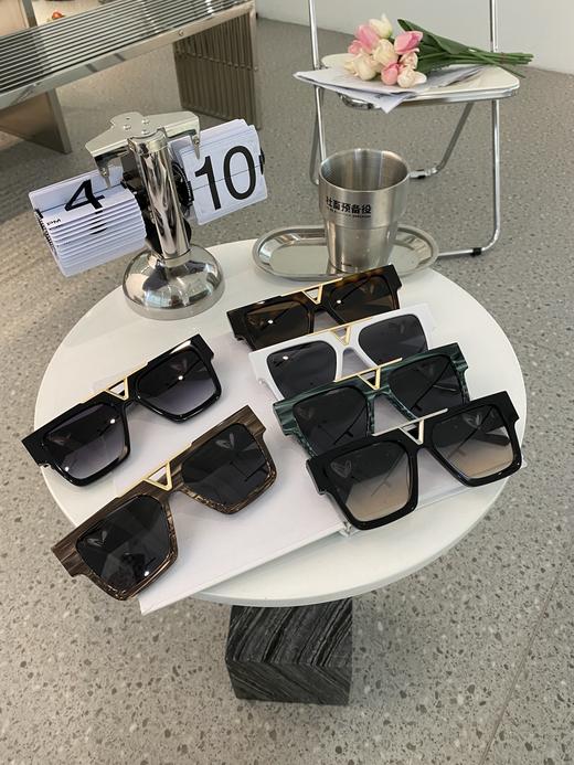LOUIS VUITTO*MODEL：Z1609E太阳眼镜时尚爱心LOGO SIZE：66口19-145大框墨镜 商品图6