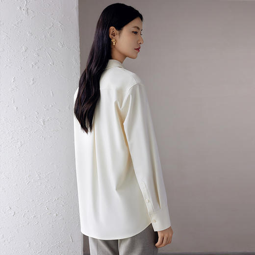 玳莎V领套头衬衫女2024秋季新款简约纯色设计感外搭上衣小众宽松  EC31306 商品图3