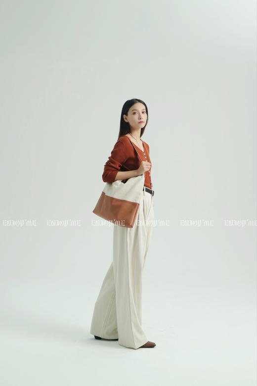 【门店同款】ENJOY秋季细坑条排扣V领针织衫 159205892 商品图7