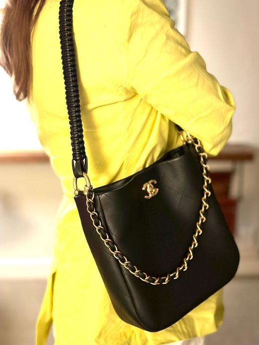 香奶奶  23新季嬉皮水桶包 商品图7