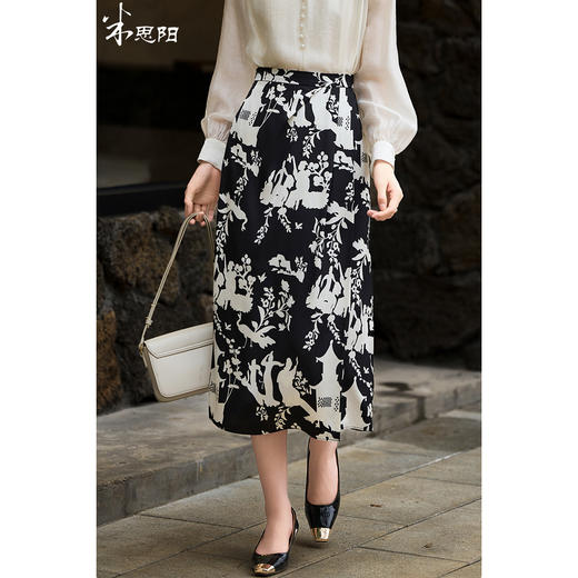 剩S/M/L/XL 米思阳2026春季新款设计感黑白撞色印花半身裙减龄百搭裙子女3800 商品图0