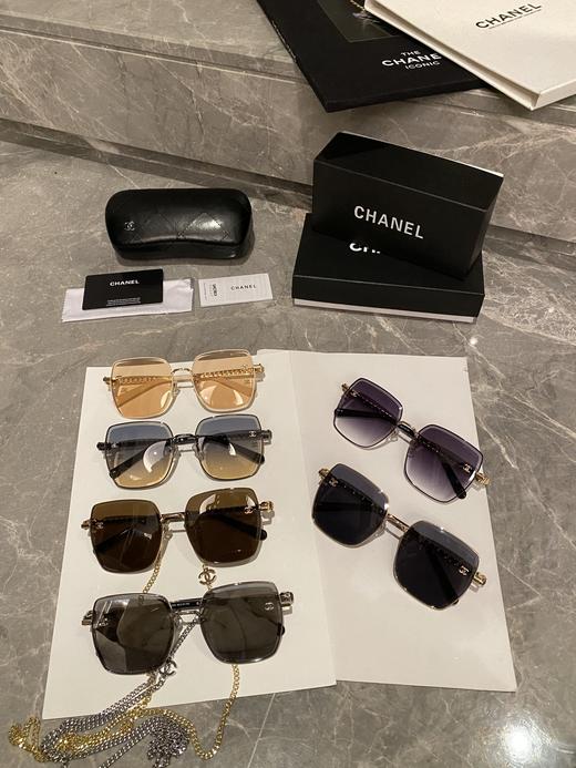 香家   墨镜 太阳眼镜 网红款太阳镜 型号CH7322 小红书推荐大框太阳镜尺寸：58口18-145 造型神器 双c标志搭配经典羊皮海洋链条  上脸效果无敌 商品图6