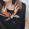 【甄珠贝·时尚高级感系列】70*70cm线条马驹双面异色丝羊毛丝巾和天然淡水珍珠山茶花丝巾扣礼盒套装 商品缩略图8