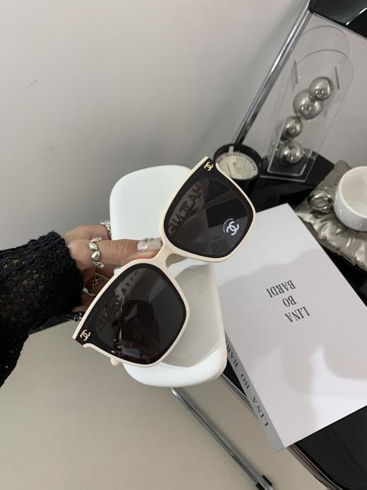 香家 墨镜太阳镜 CH0754 独家首发 :66口17-145 方框镜片延伸双c点缀 素颜神器 开挂新品小红书推荐 商品图2