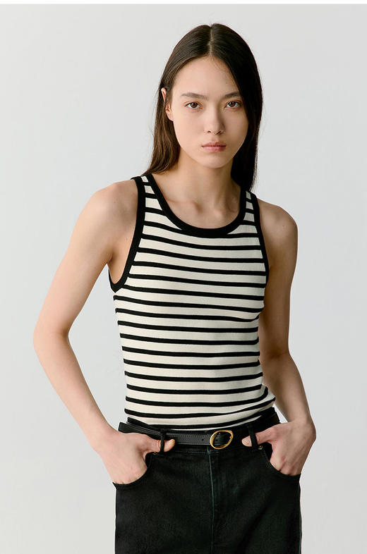 薄超细开衫针织套装 条纹休闲小香针织开衫/背心套装 圣马洛条纹针织系列 可通勤可日常 简约大气 全棉轻盈细棉纱织就 面料挺阔 商品图5