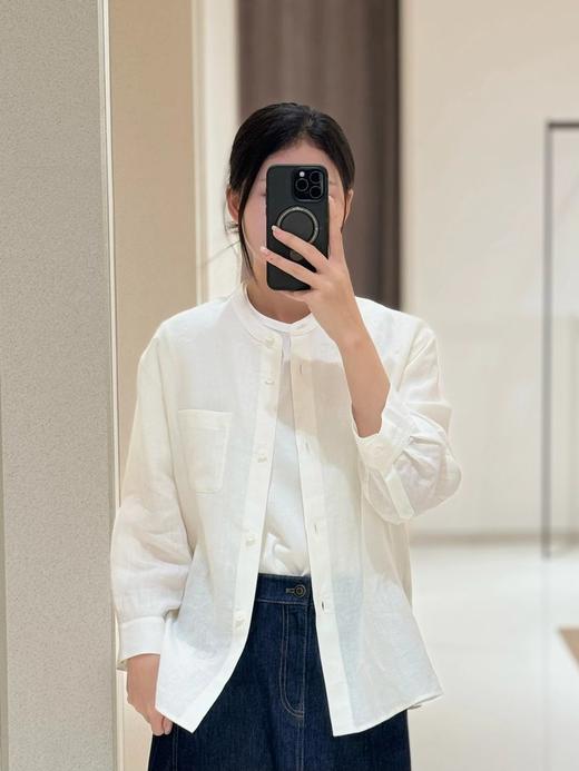 亚麻平纹立领衬衫 “真·香”系列 呼吸感亚麻平纹布面料 立领设计 纱线处理平顺 细节感满满 微落肩设计 造型放松 商品图4