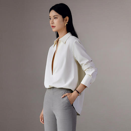 玳莎V领套头衬衫女2024秋季新款简约纯色设计感外搭上衣小众宽松  EC31306 商品图2