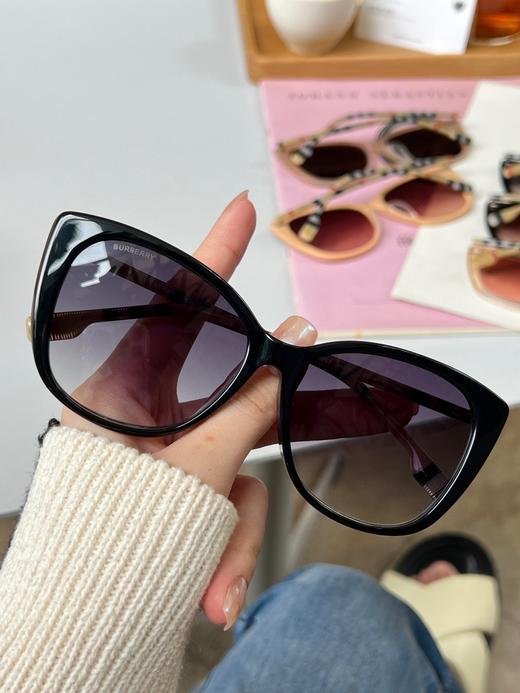 BRU 墨镜  BE4326太阳眼镜尺寸：56-16-140 全新的设计，延续了原来的设计风格 春夏新款，让您帅足一个夏天，令人充满期待… 商品图2