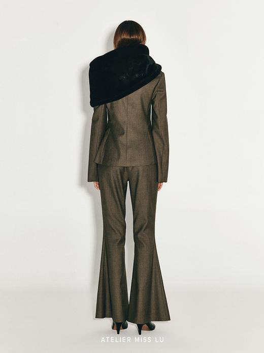 【苏里小姐】冬日温暖仿皮草造型围脖披肩 商品图3