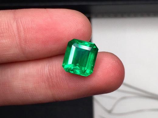 3.27ct 祖母绿裸石 商品图3