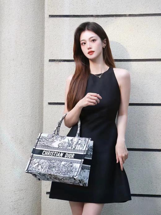 D家  丛林老虎托特 白底黑纹 中号D家 商品图5