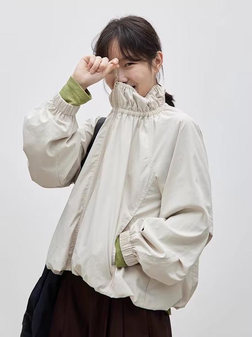 步履不停/4C23110C/户外小立领拉链花苞女生感短外套 商品图0