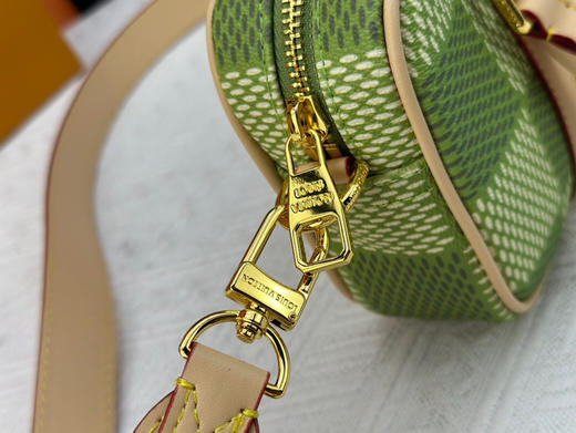 驴家M40643 绿色手袋Nano 商品图5