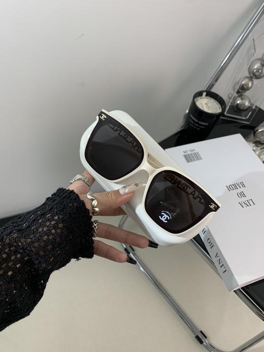 香家 墨镜太阳镜 CH0754 独家首发 :66口17-145 方框镜片延伸双c点缀 素颜神器 开挂新品小红书推荐 商品图6